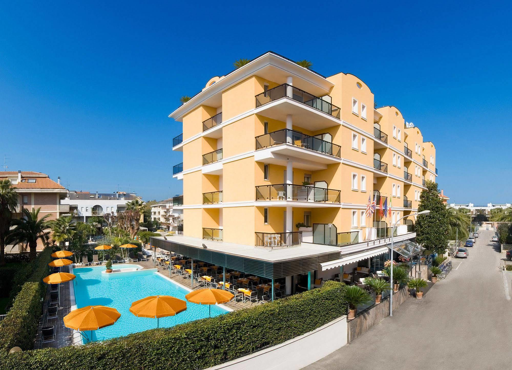 סן בנדטו דל טרנטו Hotel Imperial מראה חיצוני תמונה